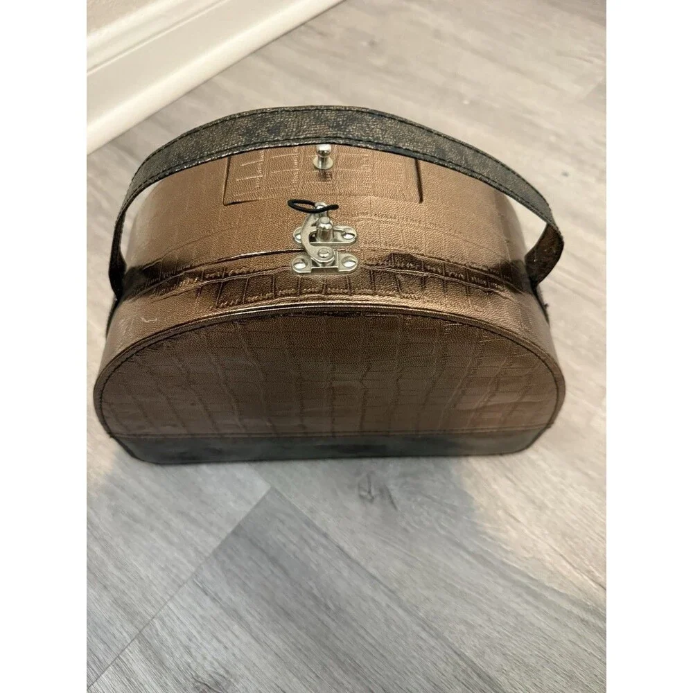 vintage oval-shaped vanity And jewelry case, Drawer And Big Pocket